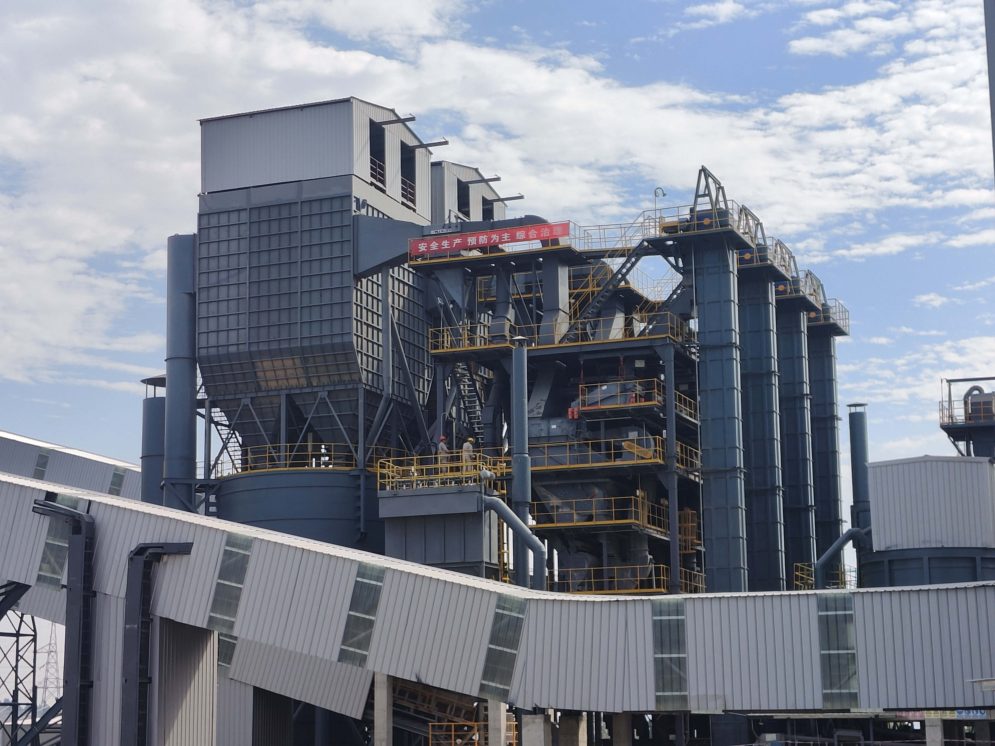 為什么砂石產(chǎn)線推薦選擇制砂樓？制砂樓有什么優(yōu)勢(shì)？